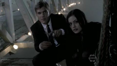 VampireDiariesWorld-dot-org_TheSecretCircle-S01E09-2101.jpg