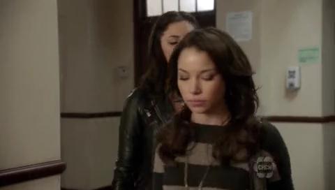 VampireDiariesWorld-dot-org_TheSecretCircle-S01E10-0383.jpg