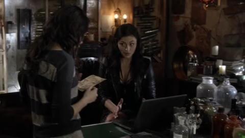VampireDiariesWorld-dot-org_TheSecretCircle-S01E10-0824.jpg