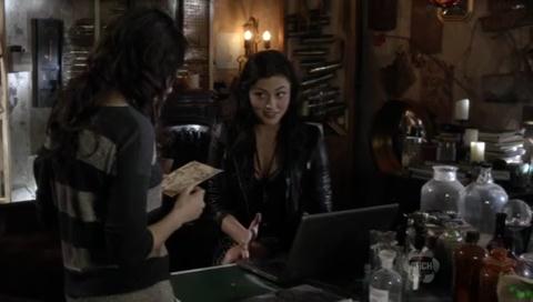 VampireDiariesWorld-dot-org_TheSecretCircle-S01E10-0825.jpg