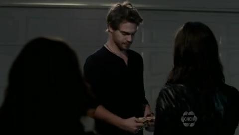 VampireDiariesWorld-dot-org_TheSecretCircle-S01E10-1088.jpg