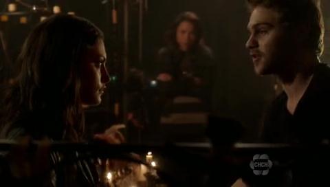 VampireDiariesWorld-dot-org_TheSecretCircle-S01E10-1222.jpg