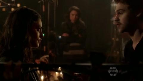 VampireDiariesWorld-dot-org_TheSecretCircle-S01E10-1223.jpg
