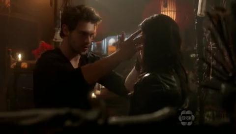 VampireDiariesWorld-dot-org_TheSecretCircle-S01E10-1238.jpg