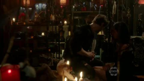 VampireDiariesWorld-dot-org_TheSecretCircle-S01E10-1315.jpg