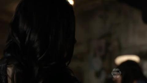 VampireDiariesWorld-dot-org_TheSecretCircle-S01E10-1558.jpg