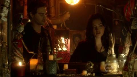 VampireDiariesWorld-dot-org_TheSecretCircle-S01E11-0893.jpg