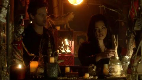 VampireDiariesWorld-dot-org_TheSecretCircle-S01E11-0895.jpg