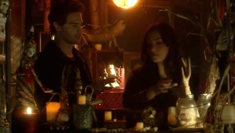 VampireDiariesWorld-dot-org_TheSecretCircle-S01E11-0900.jpg