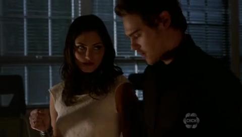 VampireDiariesWorld-dot-org_TheSecretCircle-S01E11-1584.jpg