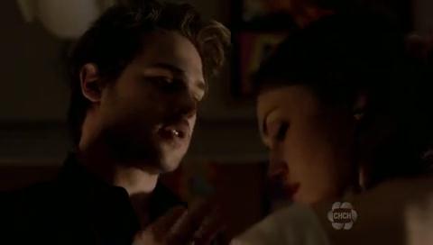 VampireDiariesWorld-dot-org_TheSecretCircle-S01E11-1601.jpg