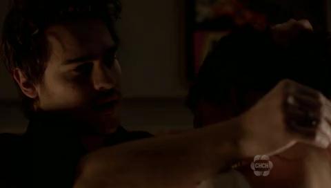 VampireDiariesWorld-dot-org_TheSecretCircle-S01E11-1603.jpg