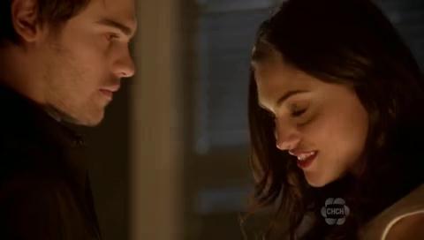 VampireDiariesWorld-dot-org_TheSecretCircle-S01E11-1612.jpg
