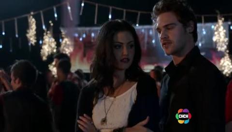 VampireDiariesWorld-dot-org_TheSecretCircle-S01E11-1699.jpg