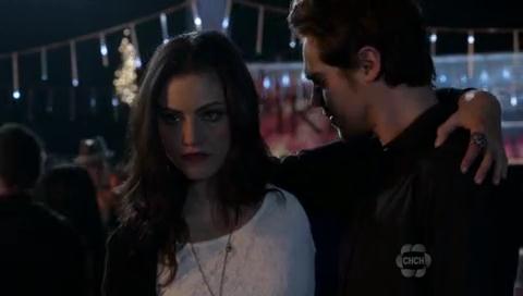 VampireDiariesWorld-dot-org_TheSecretCircle-S01E11-1717.jpg