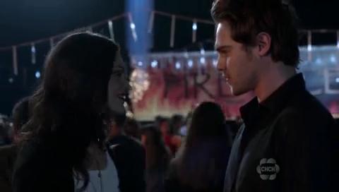 VampireDiariesWorld-dot-org_TheSecretCircle-S01E11-1721.jpg