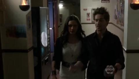 VampireDiariesWorld-dot-org_TheSecretCircle-S01E11-1831.jpg