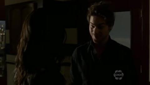 VampireDiariesWorld-dot-org_TheSecretCircle-S01E11-1839.jpg