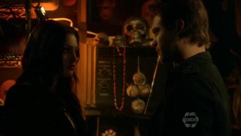 VampireDiariesWorld-dot-org_TheSecretCircle-S01E11-2218.jpg