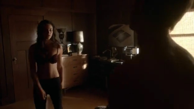 VampireDiariesWorld-dot-org_TheSecretCircle-S01E14-0090.jpg