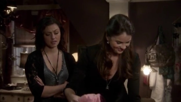 VampireDiariesWorld-dot-org_TheSecretCircle-S01E14-0748.jpg