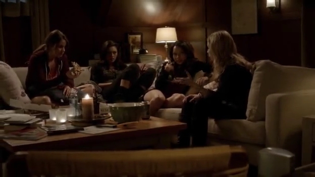VampireDiariesWorld-dot-org_TheSecretCircle-S01E14-1152.jpg