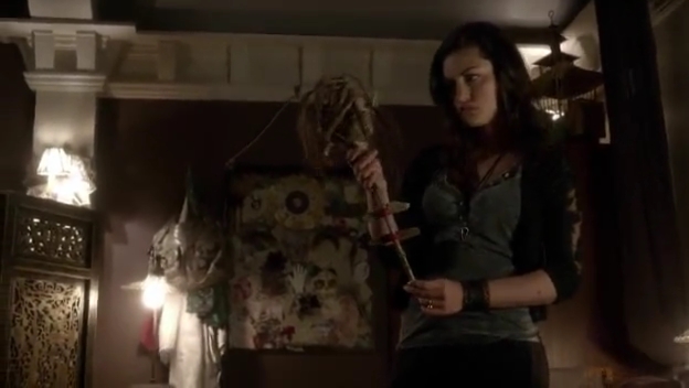 VampireDiariesWorld-dot-org_TheSecretCircle-S01E14-1635.jpg