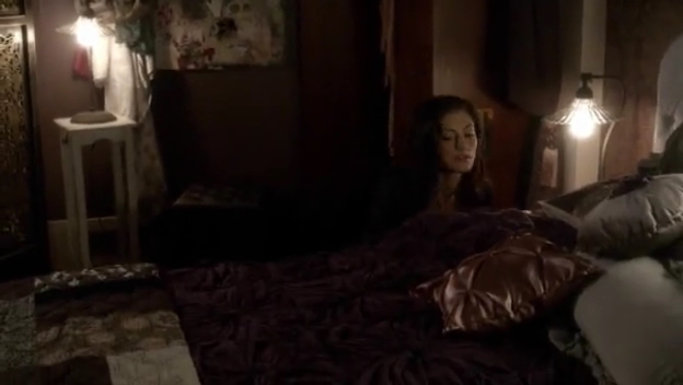 VampireDiariesWorld-dot-org_TheSecretCircle-S01E14-1641.jpg