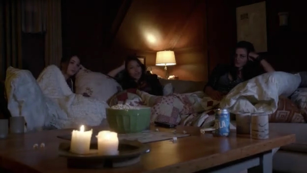 VampireDiariesWorld-dot-org_TheSecretCircle-S01E14-1747.jpg