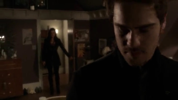 VampireDiariesWorld-dot-org_TheSecretCircle-S01E15-0922.jpg