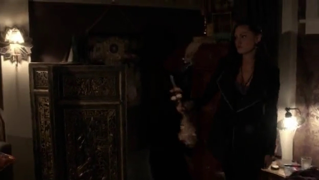 VampireDiariesWorld-dot-org_TheSecretCircle-S01E15-0949.jpg