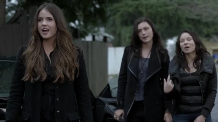 VampireDiariesWorld-dot-org_TheSecretCircle-S01E17-0405.jpg