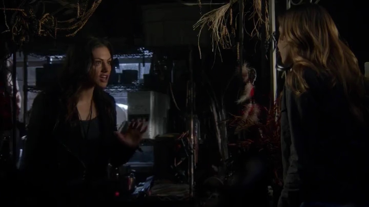 VampireDiariesWorld-dot-org_TheSecretCircle-S01E17-0697.jpg
