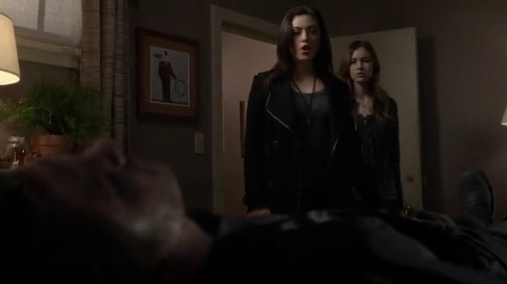 VampireDiariesWorld-dot-org_TheSecretCircle-S01E17-0775.jpg