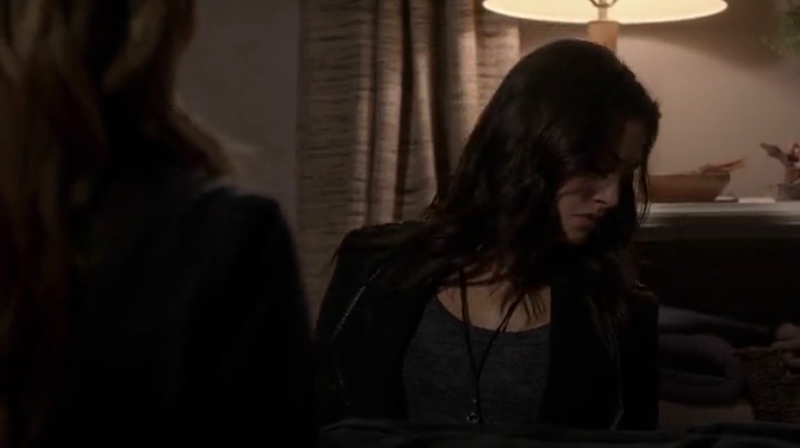 VampireDiariesWorld-dot-org_TheSecretCircle-S01E17-0826.jpg
