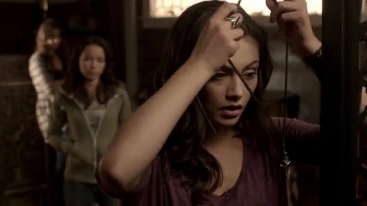 VampireDiariesWorld-dot-org_TheSecretCircle-S01E17-1049.jpg