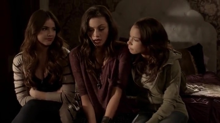 VampireDiariesWorld-dot-org_TheSecretCircle-S01E17-1068.jpg