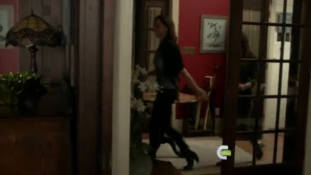 VampireDiariesWorld-dot-org_TheSecretCircle-S01E19-0048.jpg