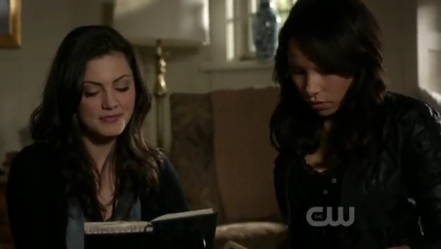 VampireDiariesWorld-dot-org_TheSecretCircle-S01E19-0101.jpg