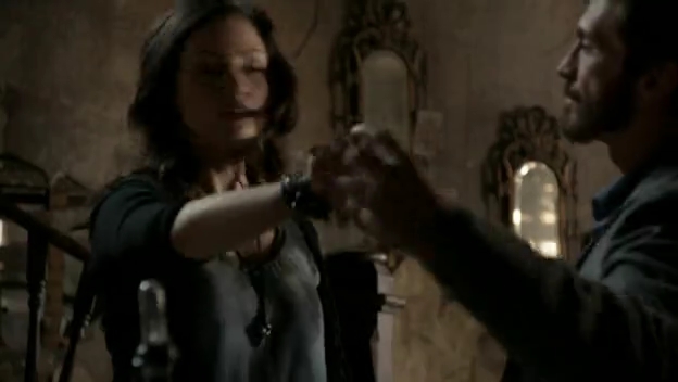 VampireDiariesWorld-dot-org_TheSecretCircle-S01E19-0189.jpg