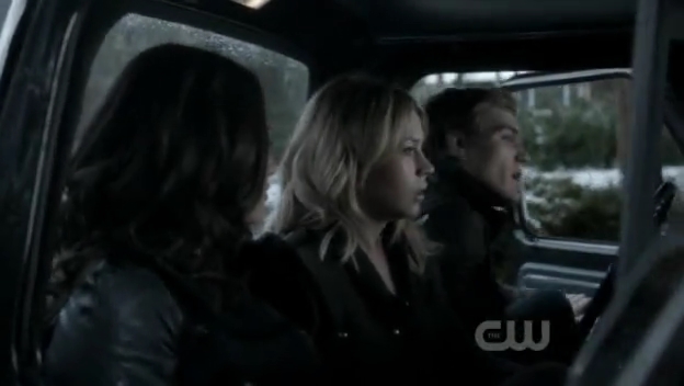 VampireDiariesWorld-dot-org_TheSecretCircle-S01E19-0441.jpg