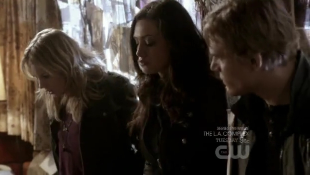 VampireDiariesWorld-dot-org_TheSecretCircle-S01E19-0651.jpg