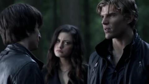 VampireDiariesWorld-dot-org_TheSecretCircle-S01E20-1482.jpg