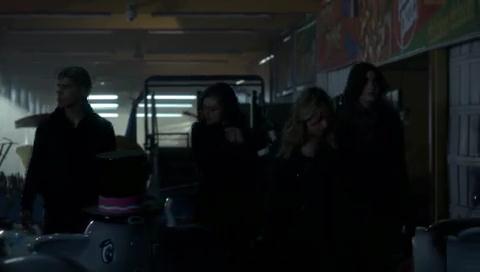 VampireDiariesWorld-dot-org_TheSecretCircle-S01E20-1855.jpg