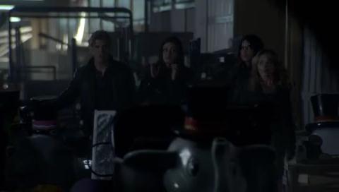 VampireDiariesWorld-dot-org_TheSecretCircle-S01E20-1869.jpg