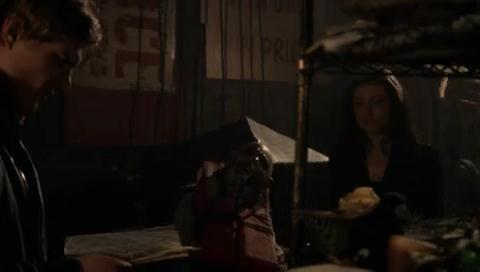 VampireDiariesWorld-dot-org_TheSecretCircle-S01E20-2353.jpg