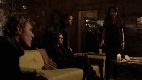 VampireDiariesWorld-dot-org_TheSecretCircle-S01E21-0074.jpg