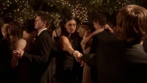 VampireDiariesWorld-dot-org_TheSecretCircle-S01E21-1595.jpg