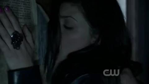 VampireDiariesWorld-dot-org_TheSecretCircle-S01E22-0703.jpg