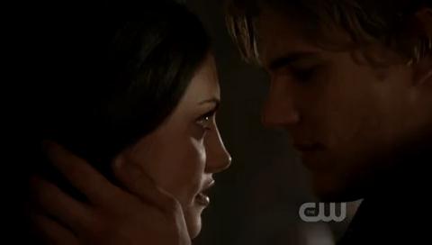 VampireDiariesWorld-dot-org_TheSecretCircle-S01E22-1898.jpg